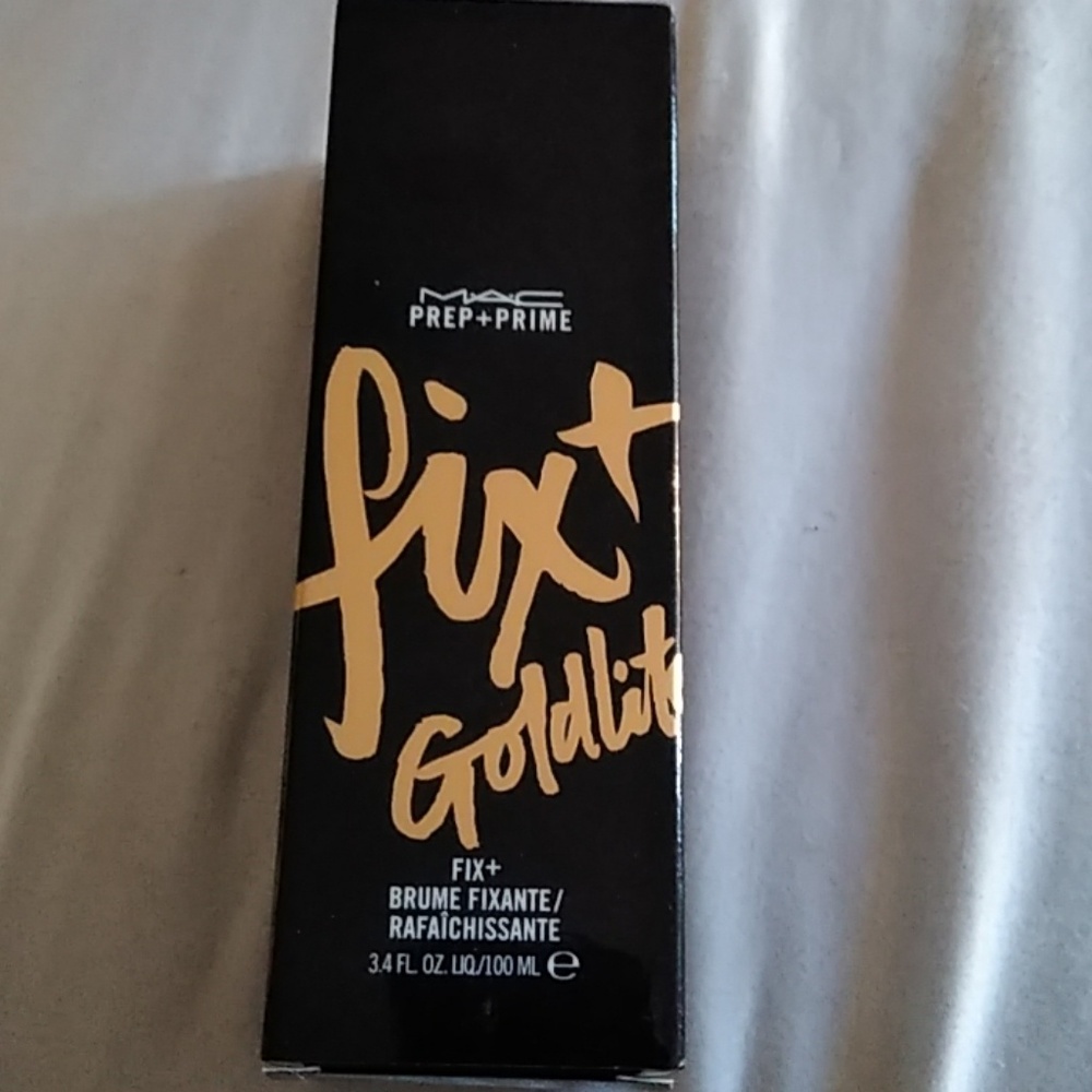 MAC prep & prime gold light studio fix plus